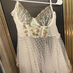 Elegant White Lace Chemise